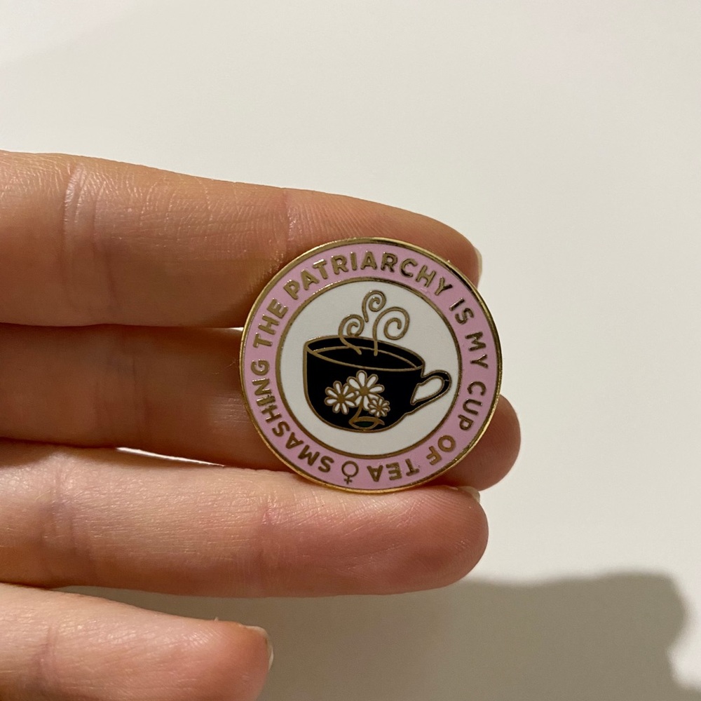 🌸1$ ADD-ON Feminist Pin